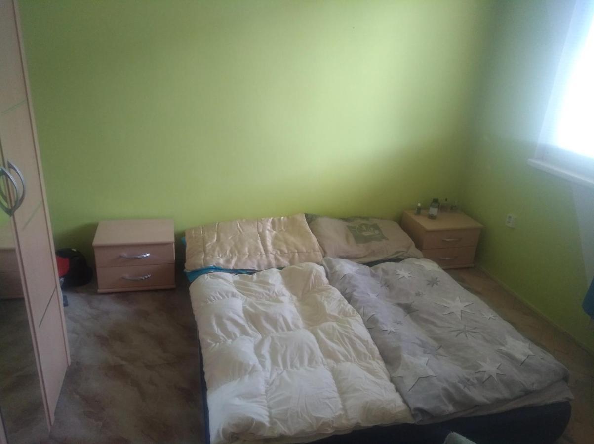 Byt 2+1 S Balkonem Vsetin Luaran gambar
